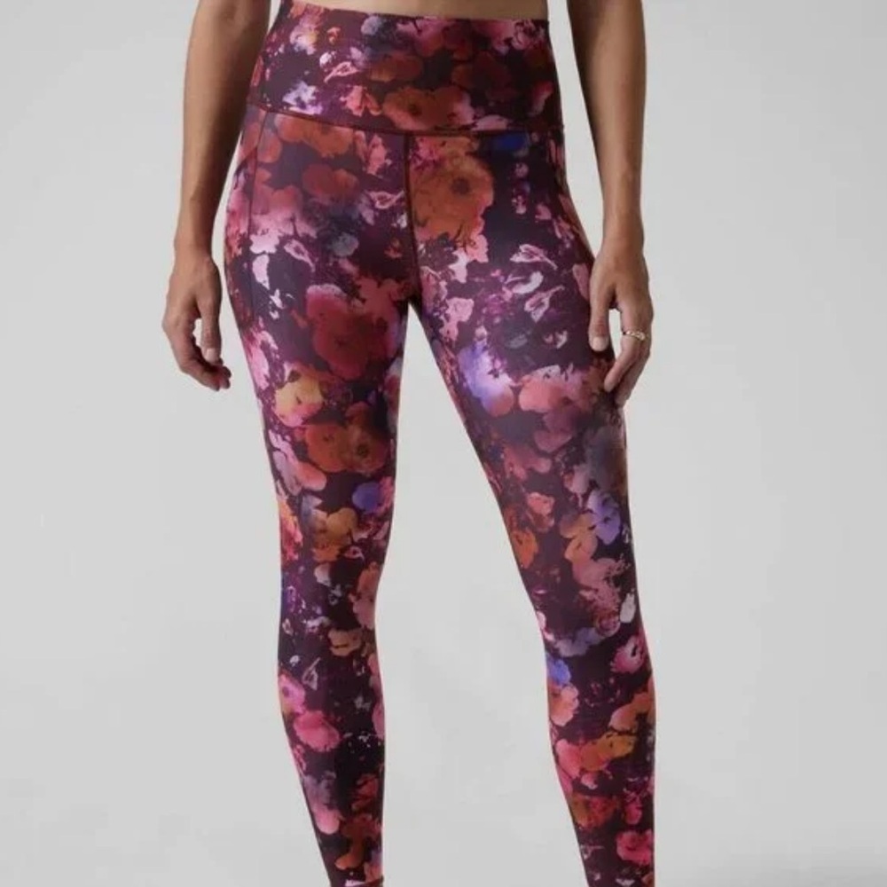 Athleta Salutation Stash Pocket II Printed Tight
